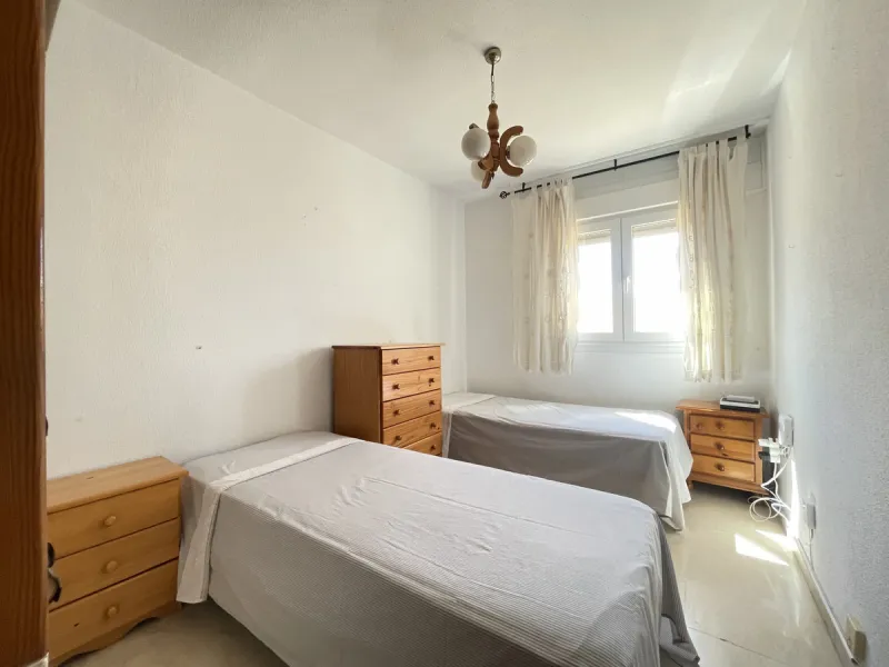 This centrally located duplex is situated in the sought-after area of Estepona town centre, right in the heart of the city and just a few minutes from the beach. It is a spacious property with a floor area of 110 m², spread over two floors, offering every