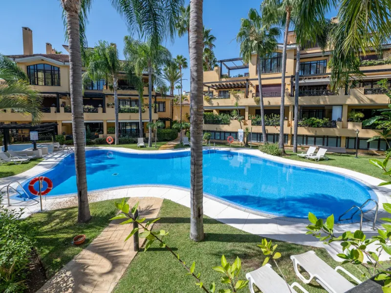 Apartment - Ground Floor Apartment в продаже в Marbella, Málaga. В доме 2 спален и 2 ванных комнат. Площадь дома 204 м²