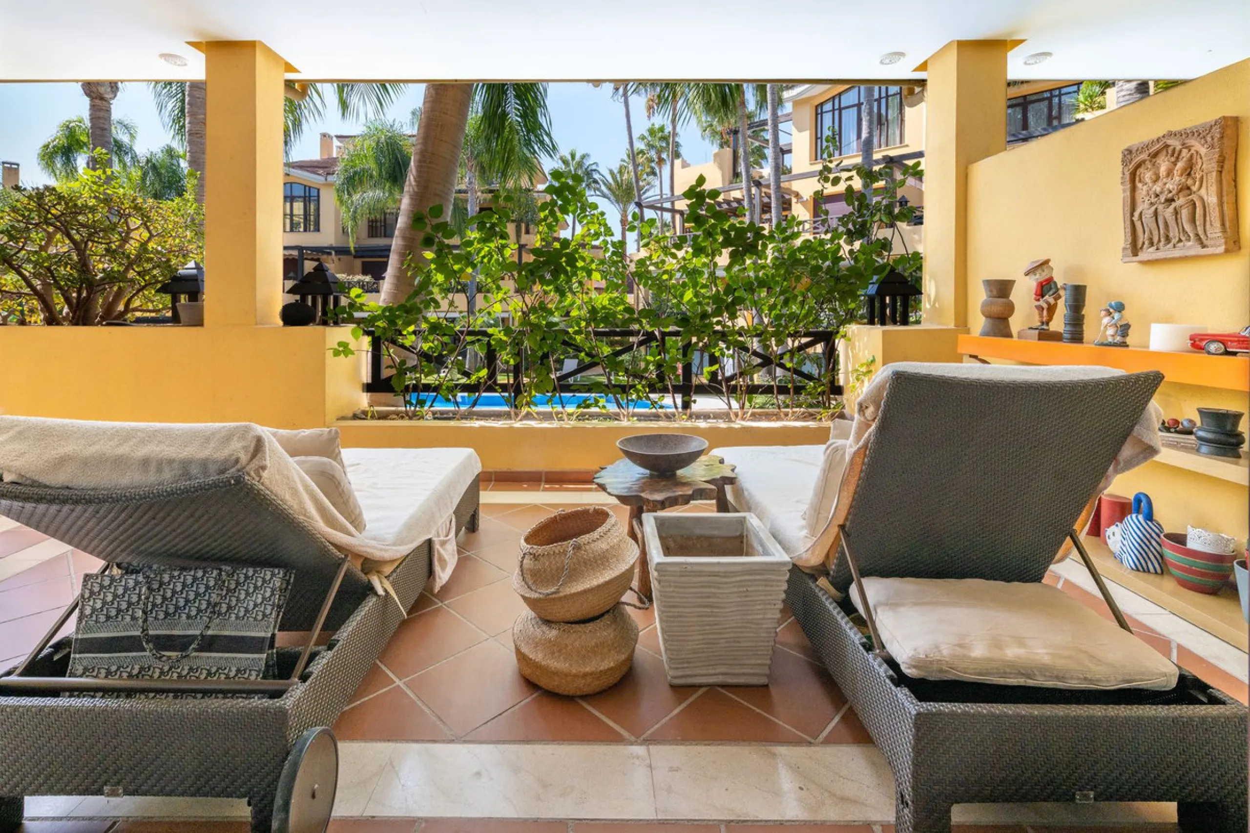 Apartment - Ground Floor Apartment в продаже в Marbella, Málaga. В доме 2 спален и 2 ванных комнат. Площадь дома 204 м²