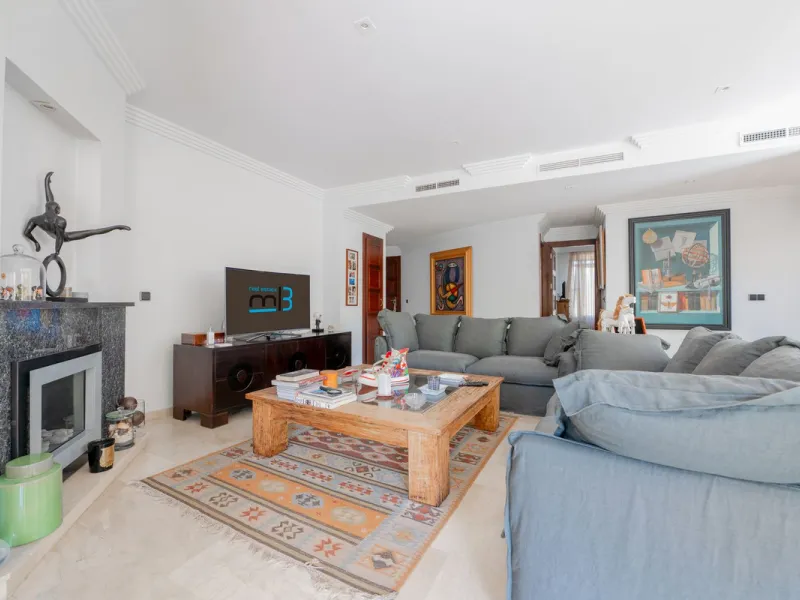 Apartment - Ground Floor Apartment в продаже в Marbella, Málaga. В доме 2 спален и 2 ванных комнат. Площадь дома 204 м²