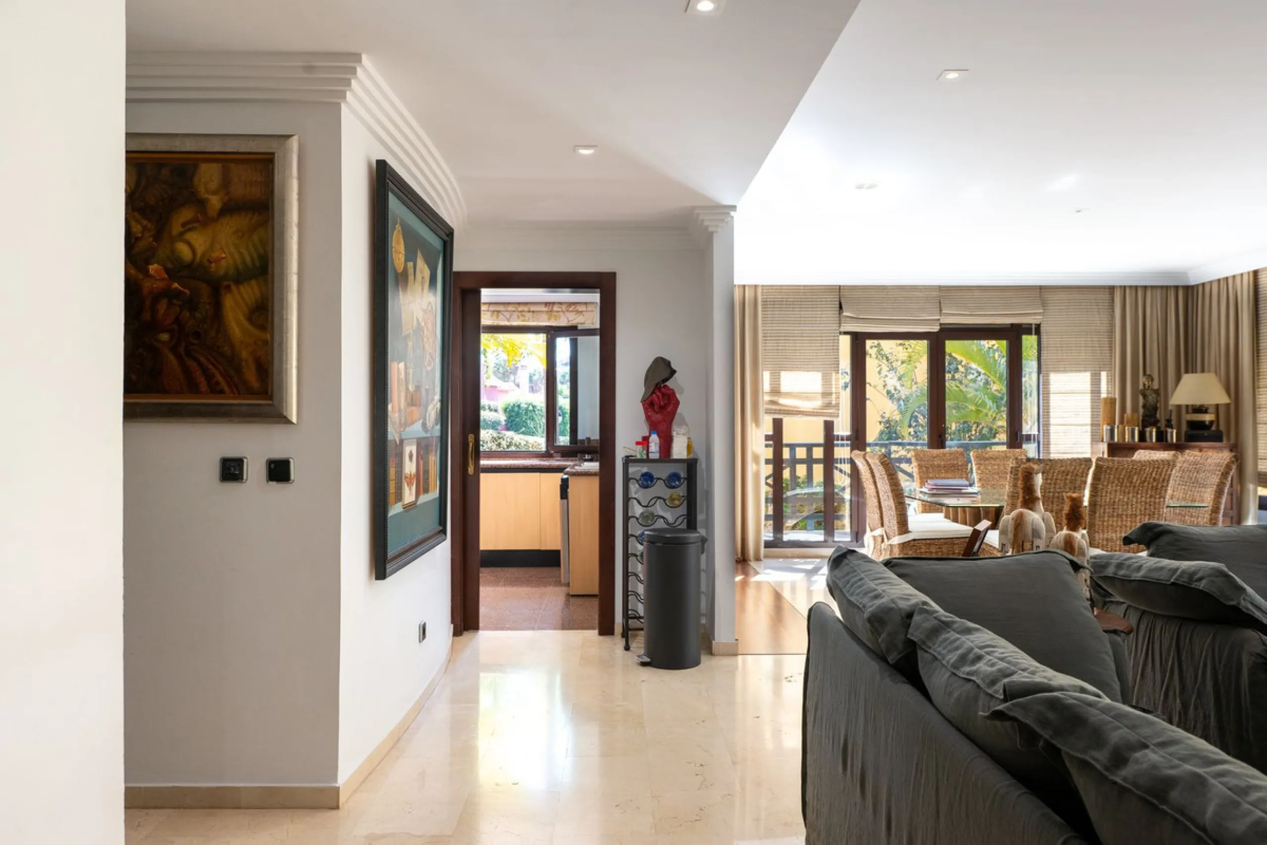 Apartment - Ground Floor Apartment в продаже в Marbella, Málaga. В доме 2 спален и 2 ванных комнат. Площадь дома 204 м²