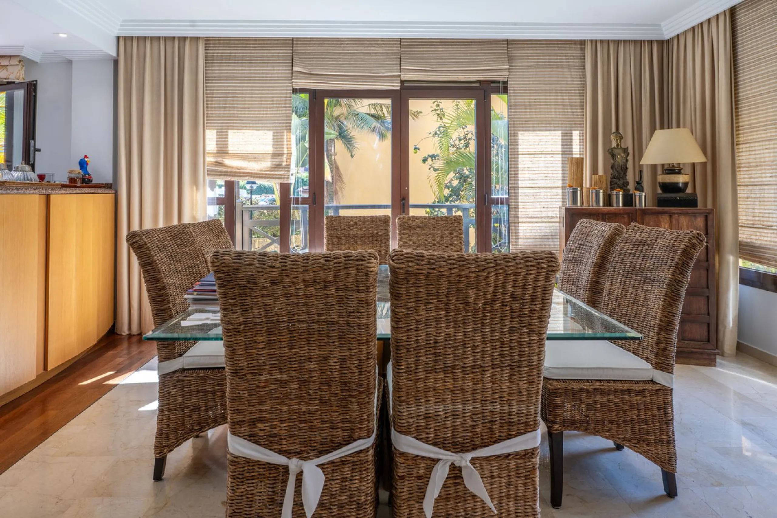 Apartment - Ground Floor Apartment в продаже в Marbella, Málaga. В доме 2 спален и 2 ванных комнат. Площадь дома 204 м²