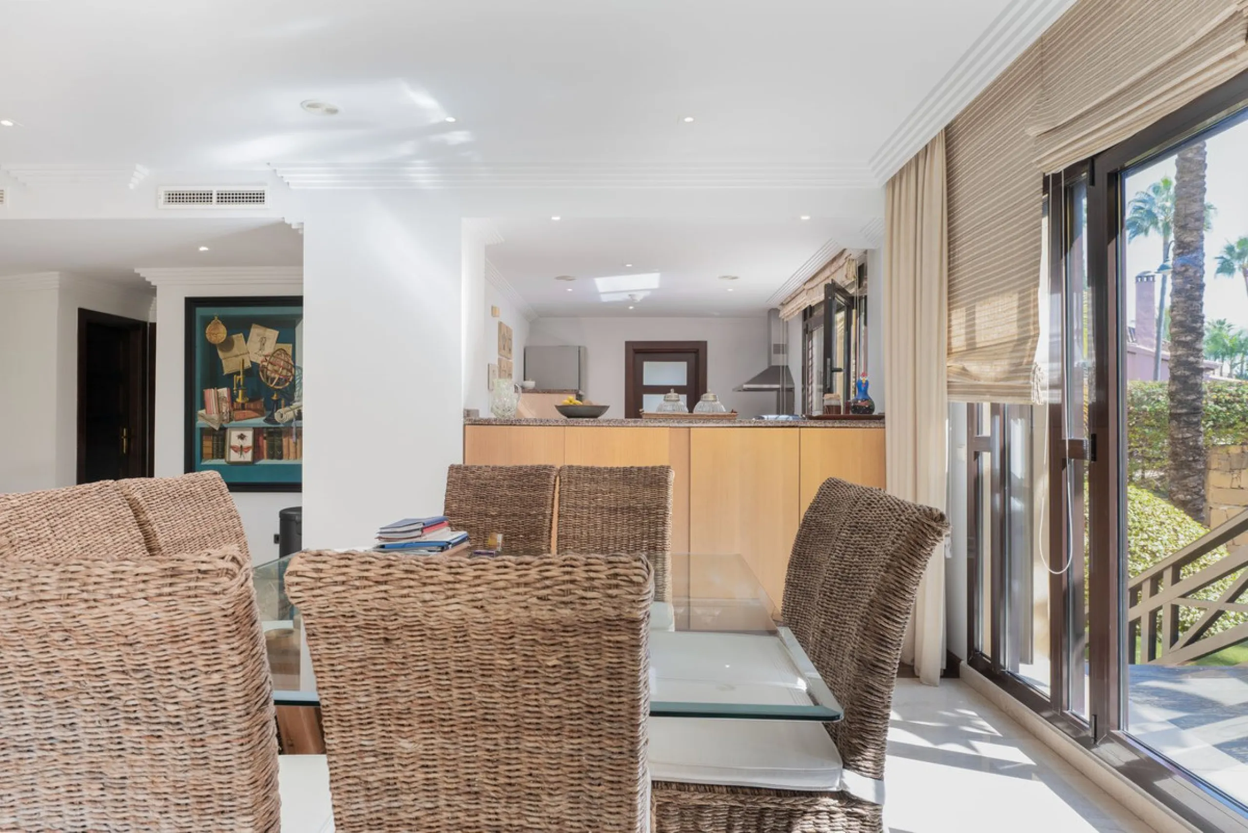 Apartment - Ground Floor Apartment в продаже в Marbella, Málaga. В доме 2 спален и 2 ванных комнат. Площадь дома 204 м²
