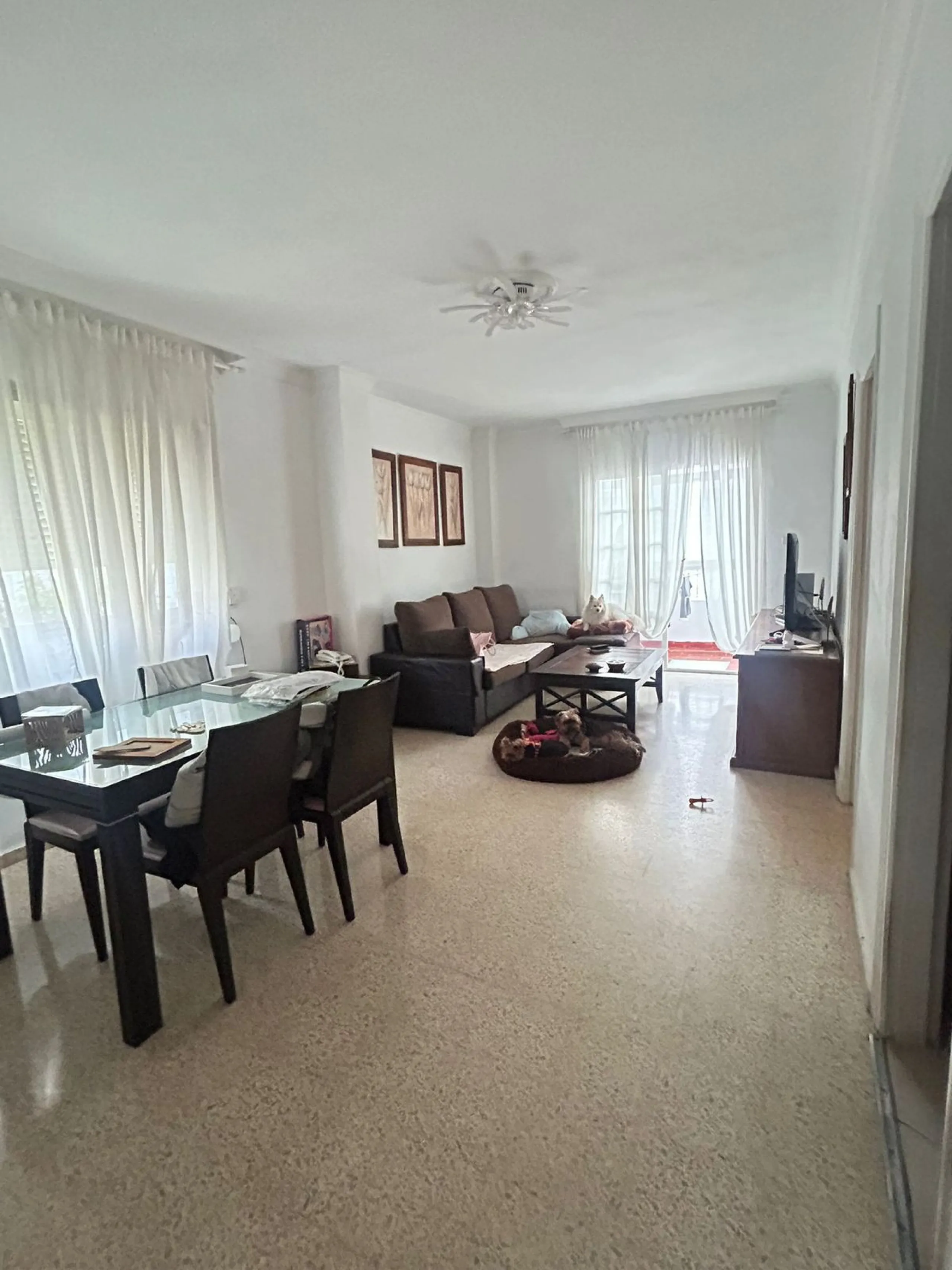 Apartment - Middle Floor Apartment в продаже в Estepona, Málaga. В доме 3 спален и 1 ванных комнат. Площадь дома 110 м²