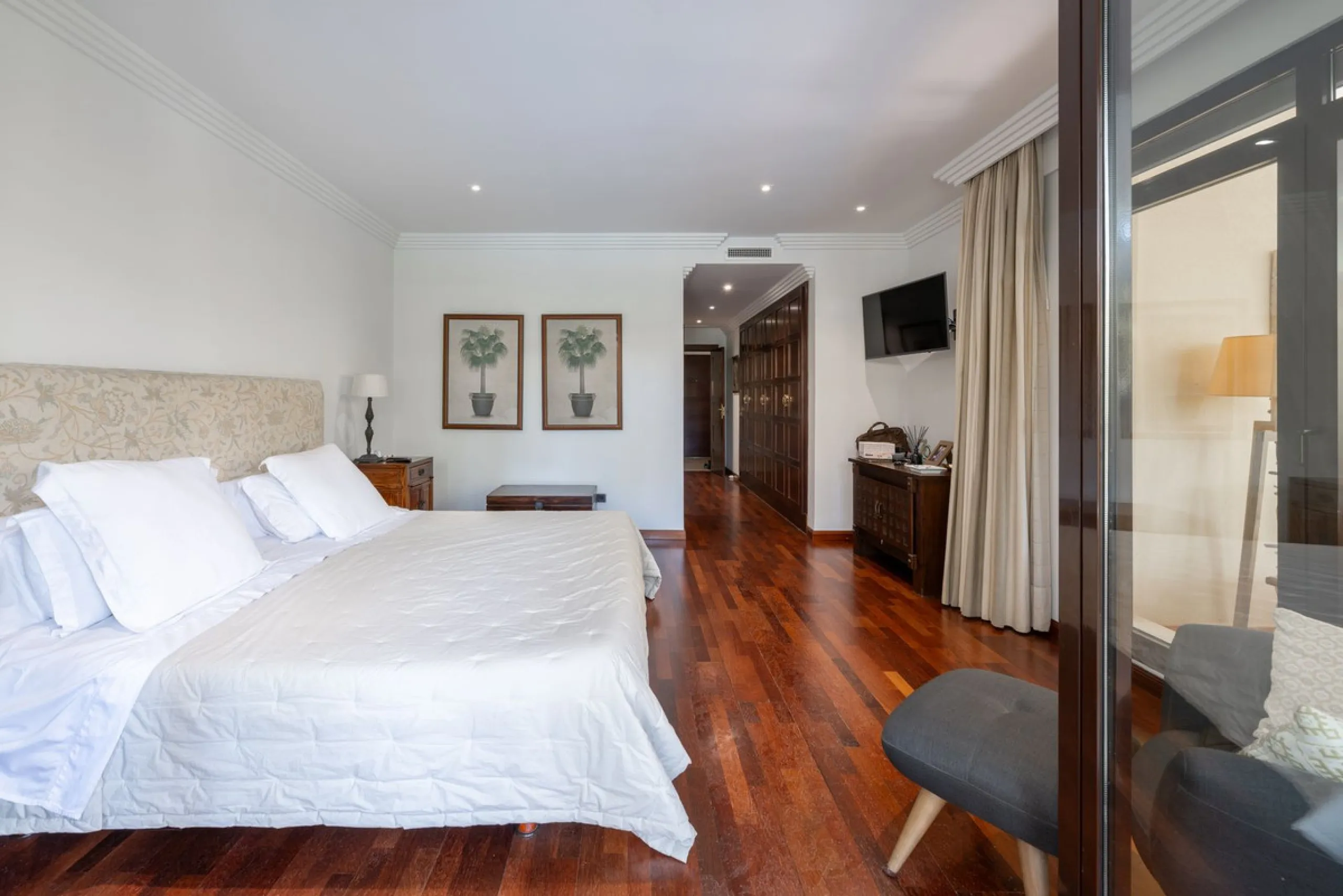 Apartment - Ground Floor Apartment в продаже в Marbella, Málaga. В доме 2 спален и 2 ванных комнат. Площадь дома 204 м²
