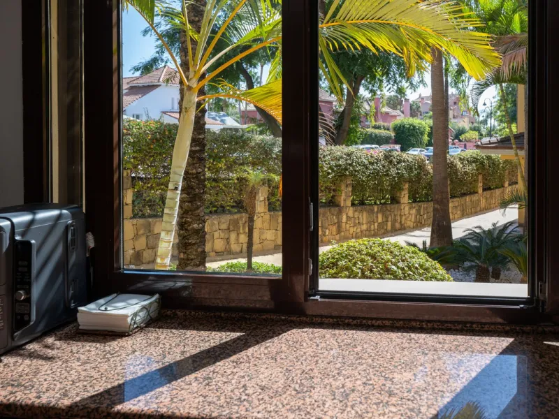 Apartment - Ground Floor Apartment в продаже в Marbella, Málaga. В доме 2 спален и 2 ванных комнат. Площадь дома 204 м²