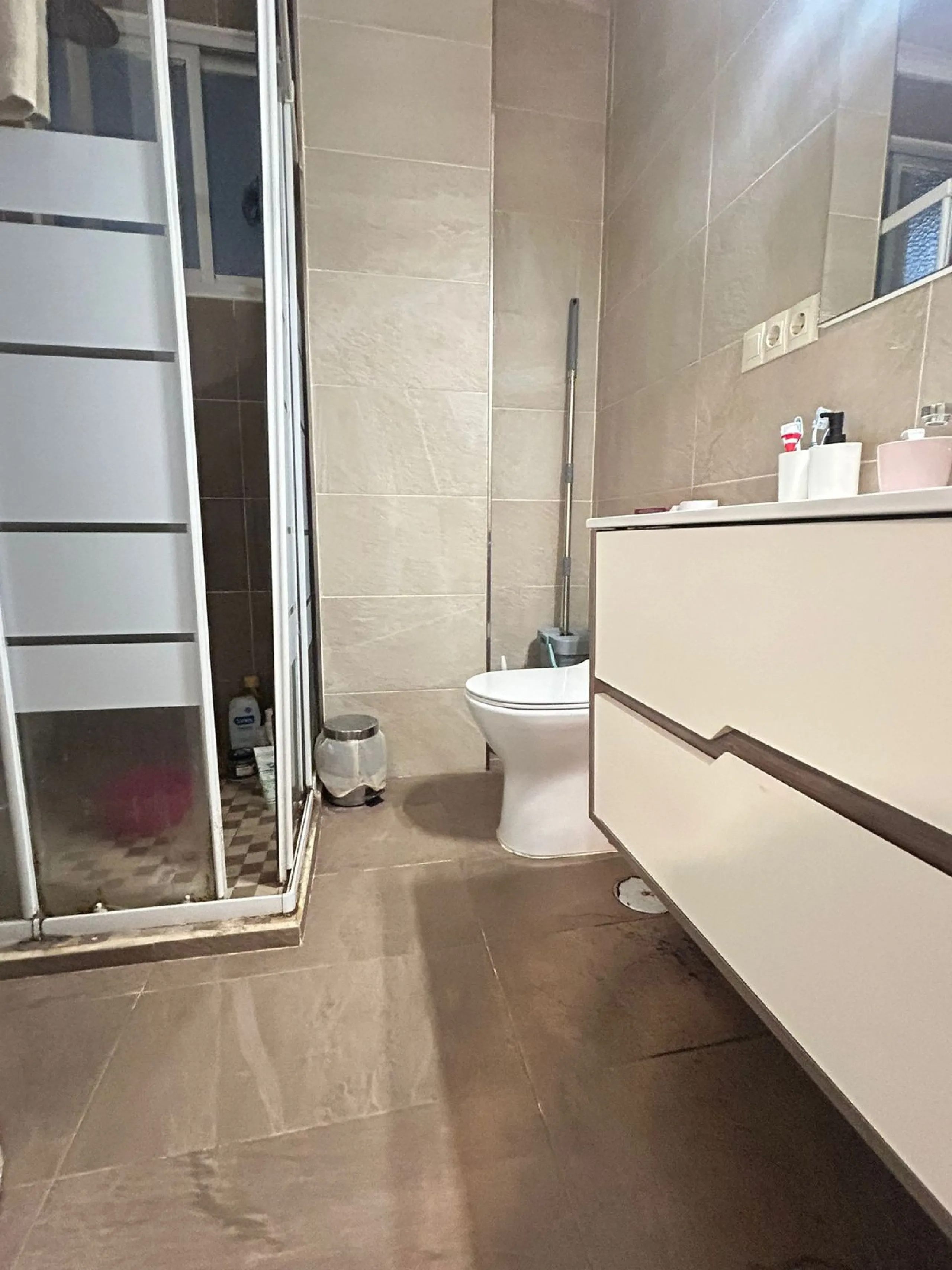 Apartment - Middle Floor Apartment в продаже в Estepona, Málaga. В доме 3 спален и 1 ванных комнат. Площадь дома 110 м²