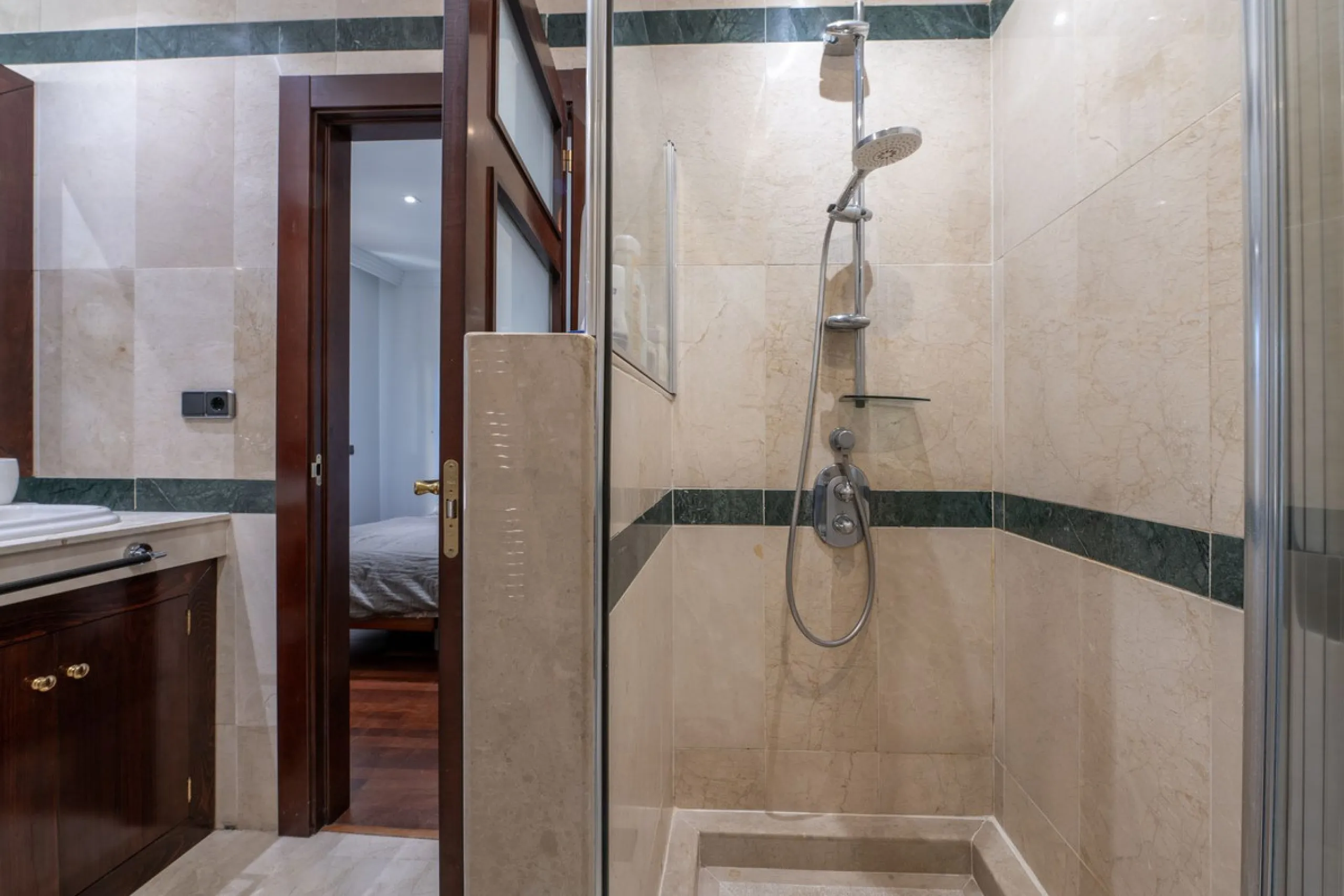 Apartment - Ground Floor Apartment в продаже в Marbella, Málaga. В доме 2 спален и 2 ванных комнат. Площадь дома 204 м²