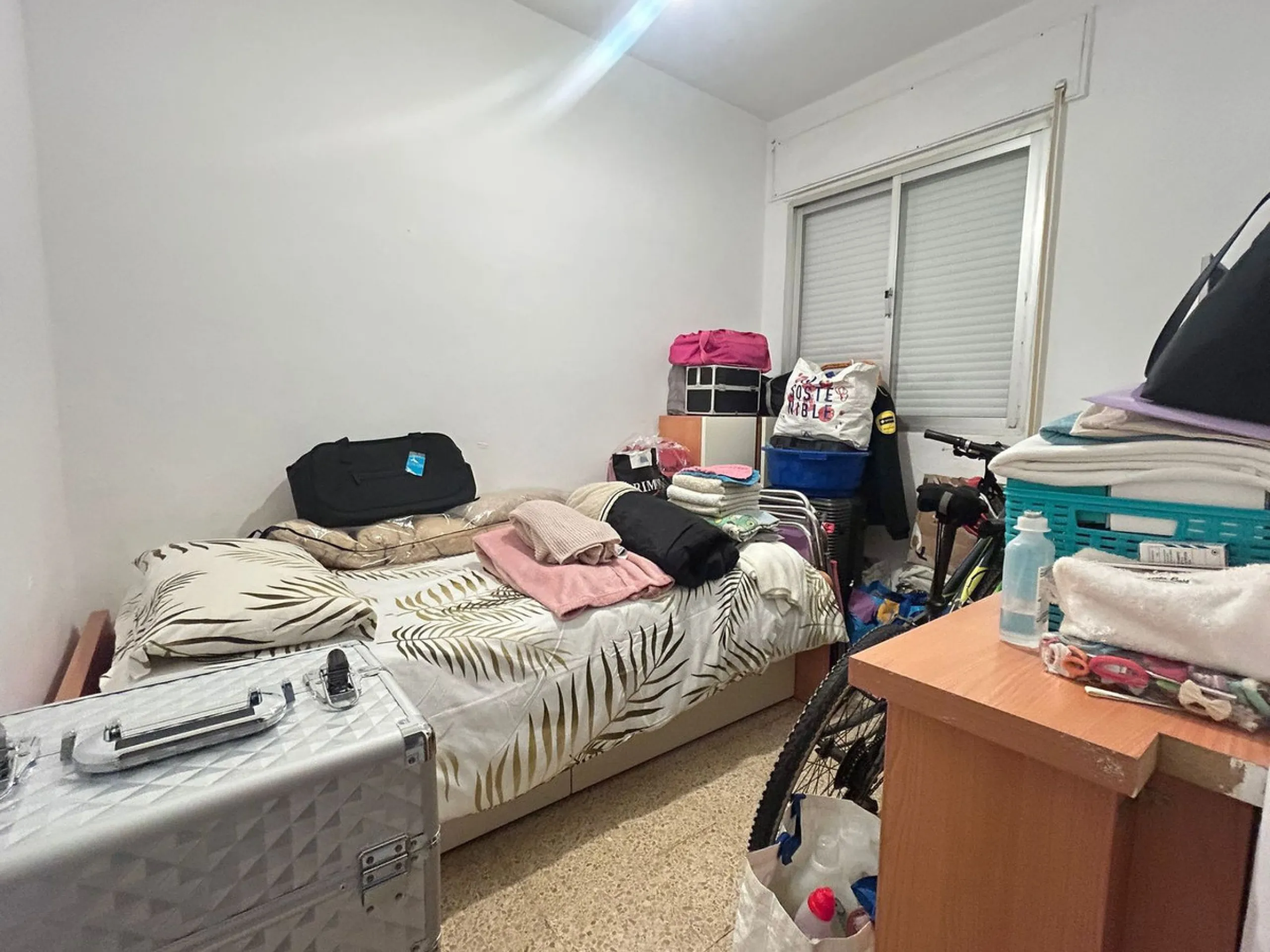Apartment - Middle Floor Apartment в продаже в Estepona, Málaga. В доме 3 спален и 1 ванных комнат. Площадь дома 110 м²