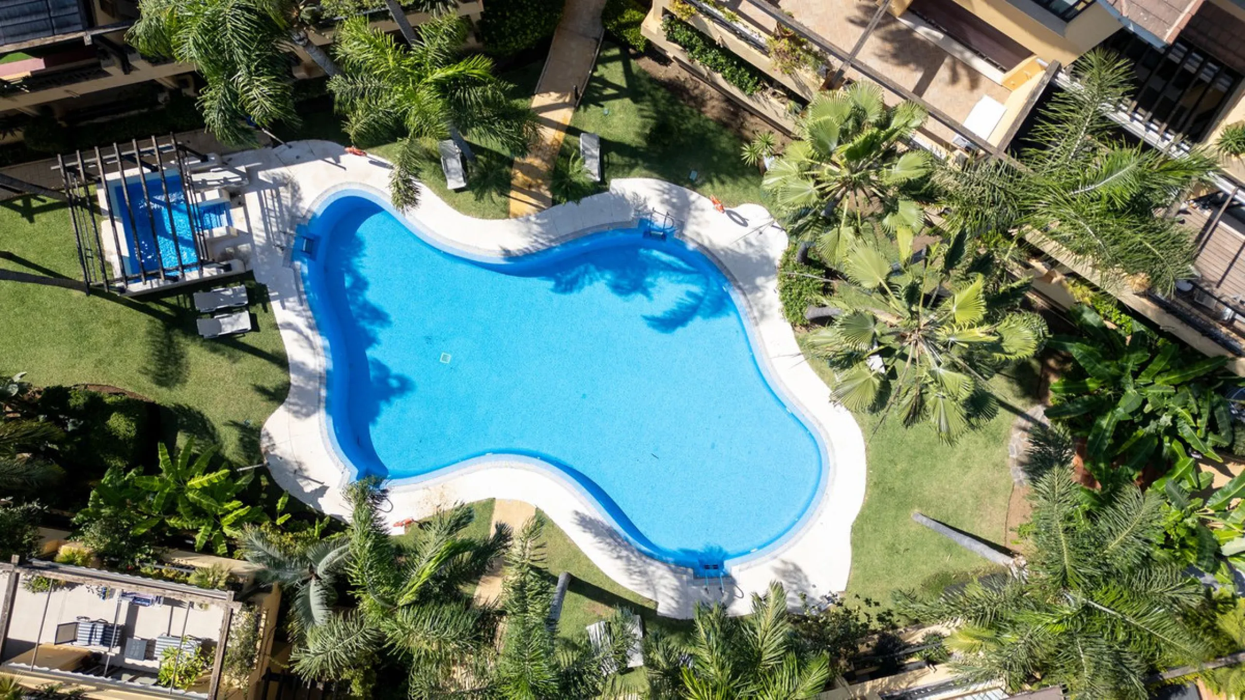 Apartment - Ground Floor Apartment в продаже в Marbella, Málaga. В доме 2 спален и 2 ванных комнат. Площадь дома 204 м²