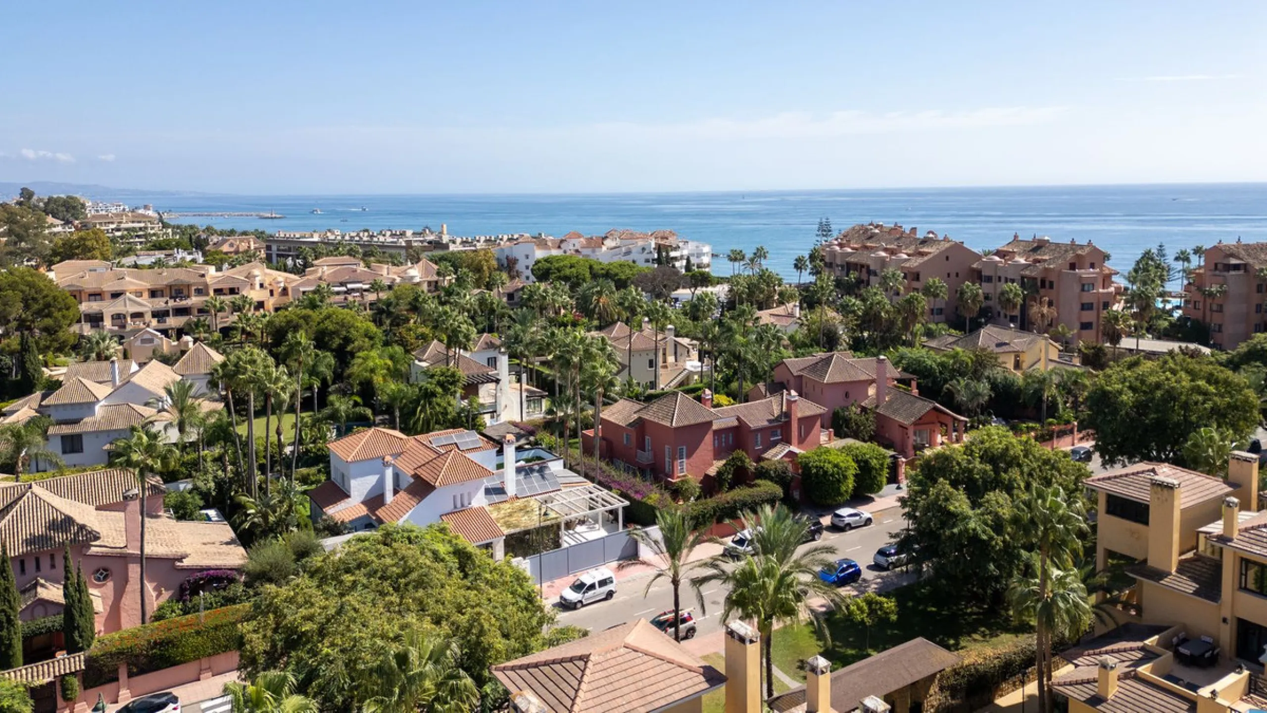Apartment - Ground Floor Apartment в продаже в Marbella, Málaga. В доме 2 спален и 2 ванных комнат. Площадь дома 204 м²