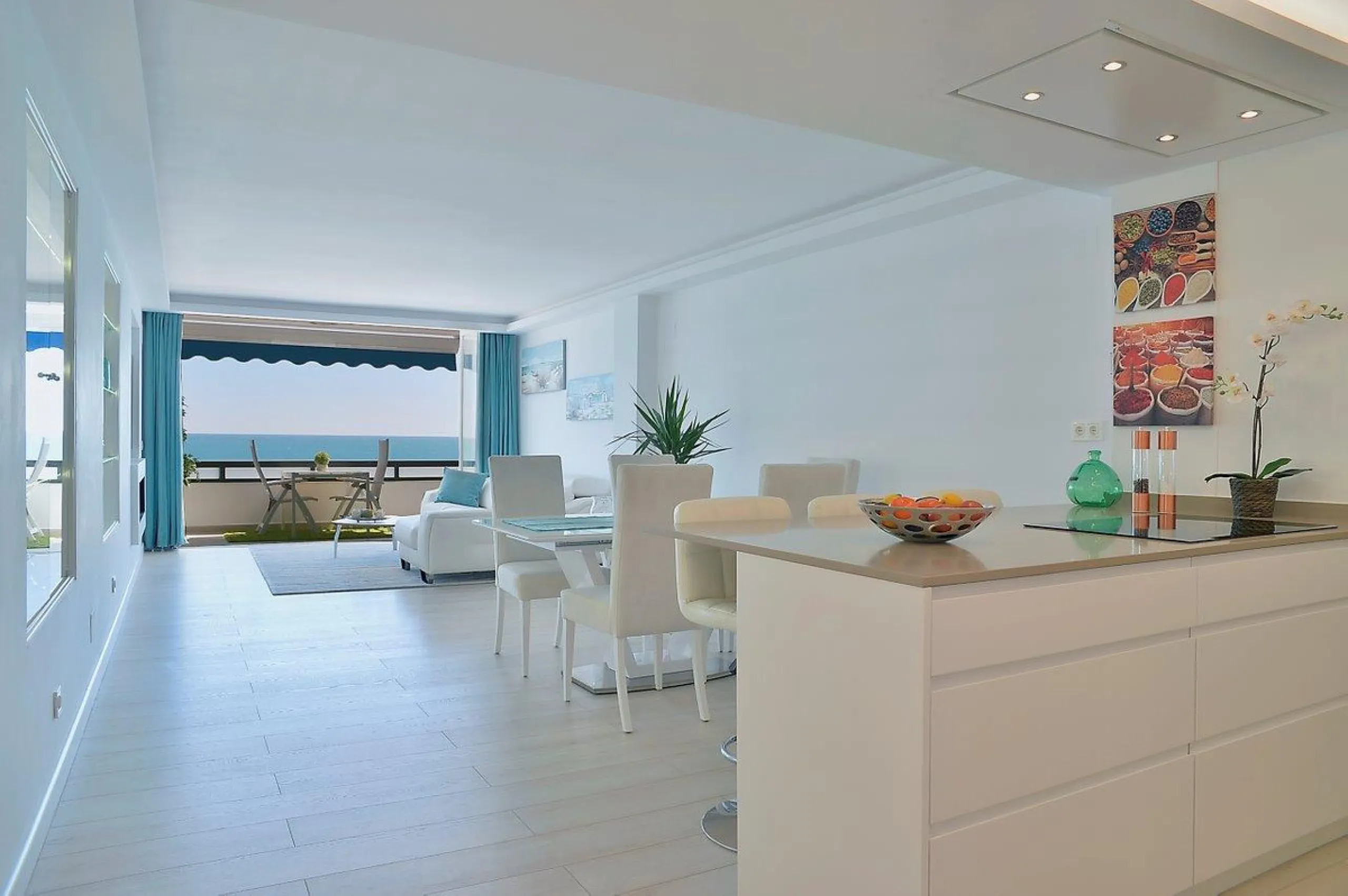 Apartment - Middle Floor Apartment в продаже в Fuengirola, Málaga. В доме 4 спален и 3 ванных комнат. Площадь дома 181 м²