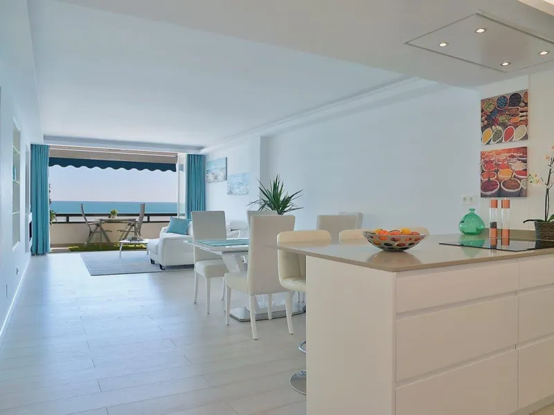 Apartment - Middle Floor Apartment в продаже в Fuengirola, Málaga. В доме 4 спален и 3 ванных комнат. Площадь дома 181 м²