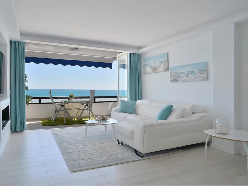 Apartment - Middle Floor Apartment в продаже в Fuengirola, Málaga. В доме 4 спален и 3 ванных комнат. Площадь дома 181 м²