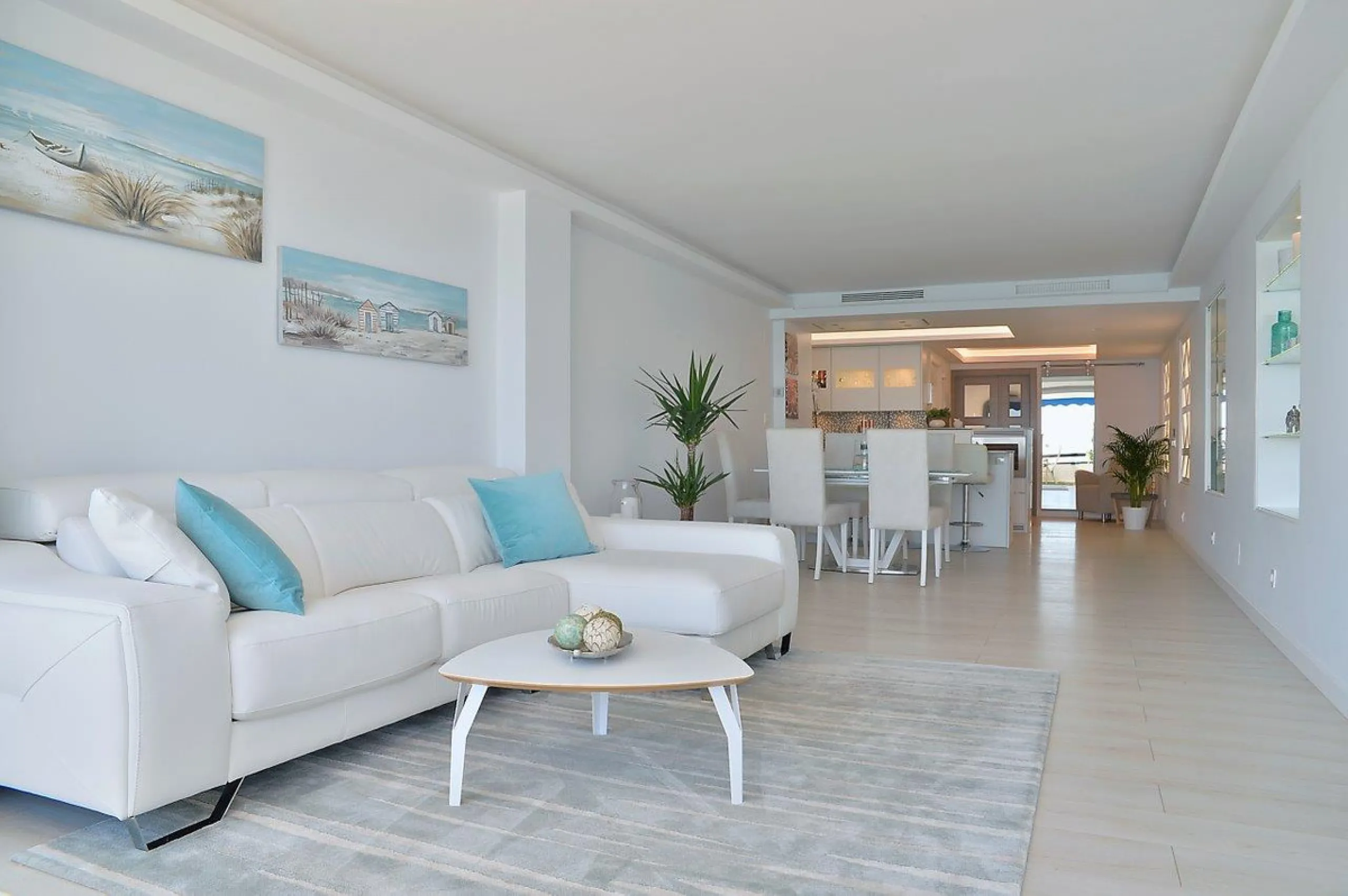 Apartment - Middle Floor Apartment в продаже в Fuengirola, Málaga. В доме 4 спален и 3 ванных комнат. Площадь дома 181 м²