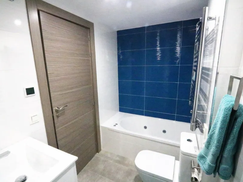 Apartment - Middle Floor Apartment в продаже в Fuengirola, Málaga. В доме 4 спален и 3 ванных комнат. Площадь дома 181 м²