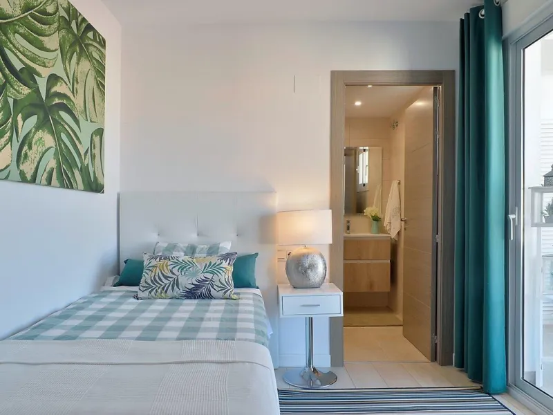 Apartment - Middle Floor Apartment в продаже в Fuengirola, Málaga. В доме 4 спален и 3 ванных комнат. Площадь дома 181 м²
