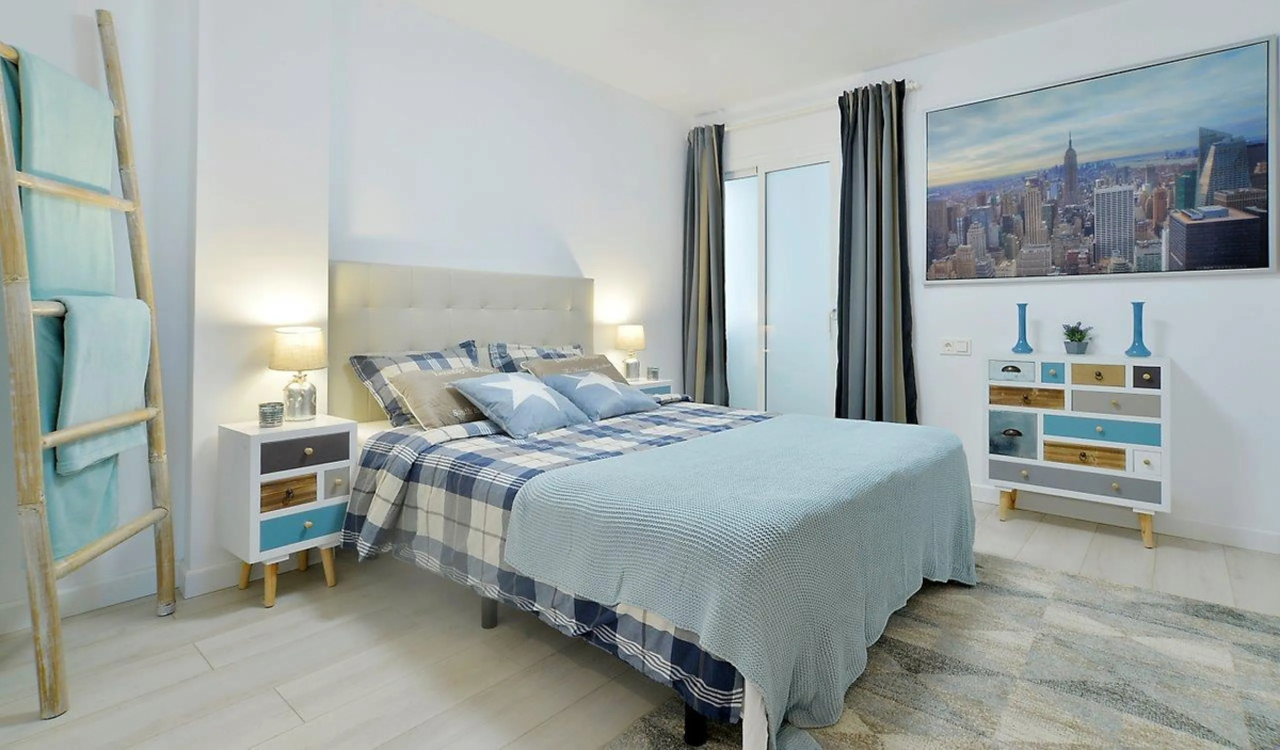Apartment - Middle Floor Apartment в продаже в Fuengirola, Málaga. В доме 4 спален и 3 ванных комнат. Площадь дома 181 м²