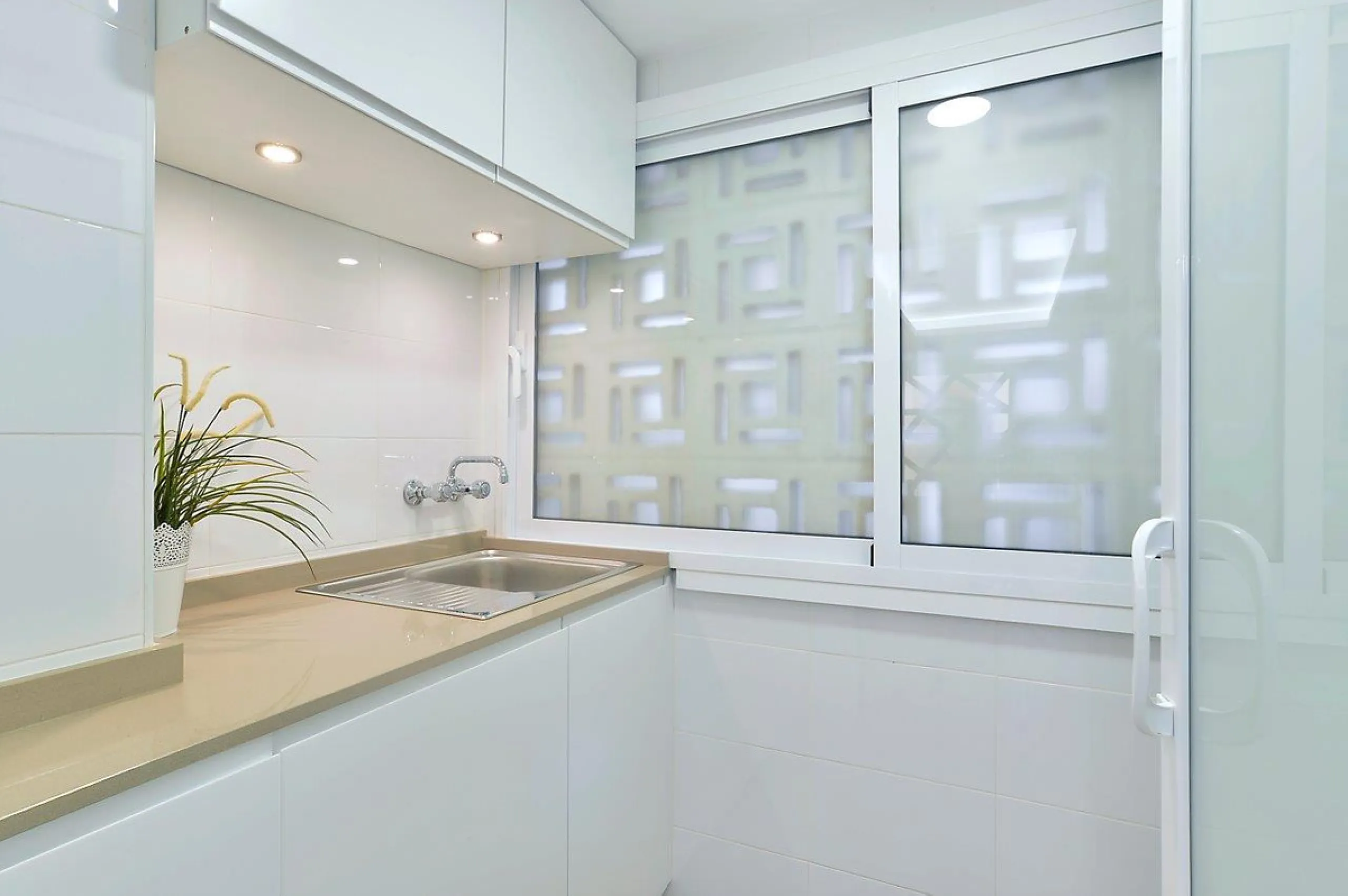 Apartment - Middle Floor Apartment в продаже в Fuengirola, Málaga. В доме 4 спален и 3 ванных комнат. Площадь дома 181 м²
