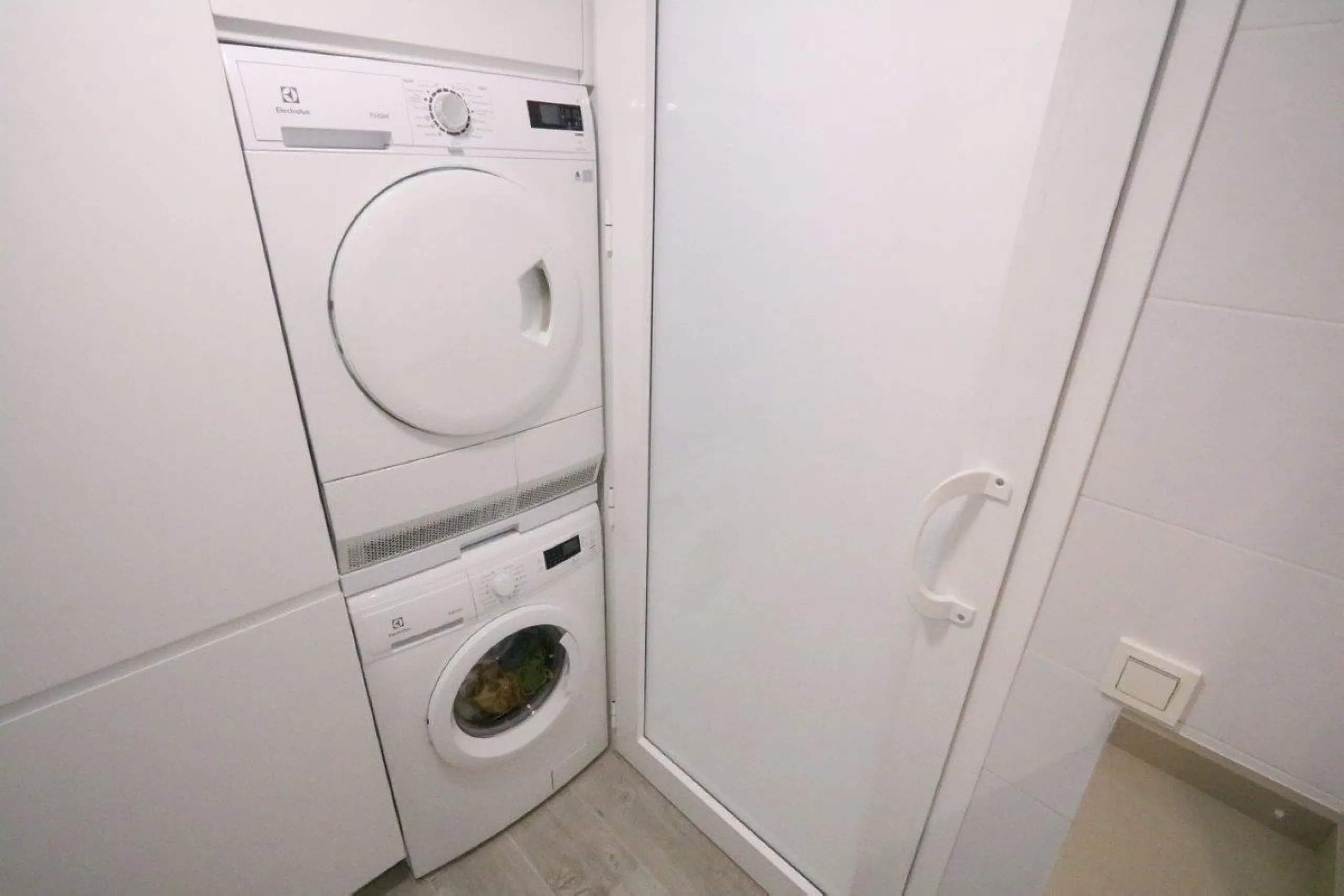 Apartment - Middle Floor Apartment в продаже в Fuengirola, Málaga. В доме 4 спален и 3 ванных комнат. Площадь дома 181 м²