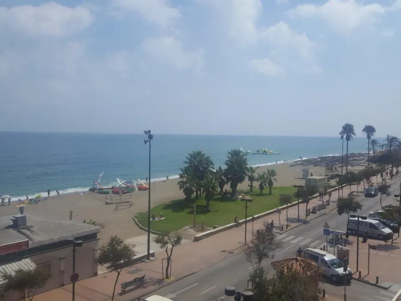 Apartment - Middle Floor Apartment в продаже в Fuengirola, Málaga. В доме 4 спален и 3 ванных комнат. Площадь дома 181 м²