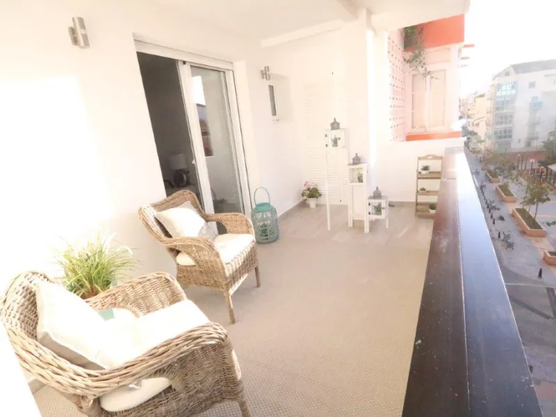 Apartment - Middle Floor Apartment в продаже в Fuengirola, Málaga. В доме 4 спален и 3 ванных комнат. Площадь дома 181 м²
