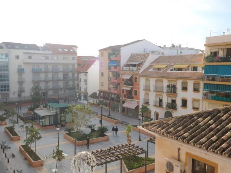 Apartment - Middle Floor Apartment в продаже в Fuengirola, Málaga. В доме 4 спален и 3 ванных комнат. Площадь дома 181 м²