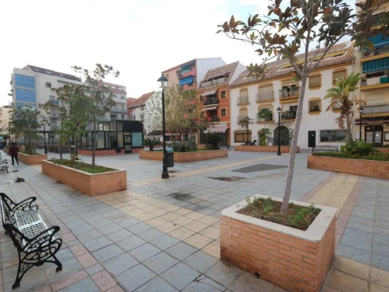 Apartment - Middle Floor Apartment в продаже в Fuengirola, Málaga. В доме 4 спален и 3 ванных комнат. Площадь дома 181 м²