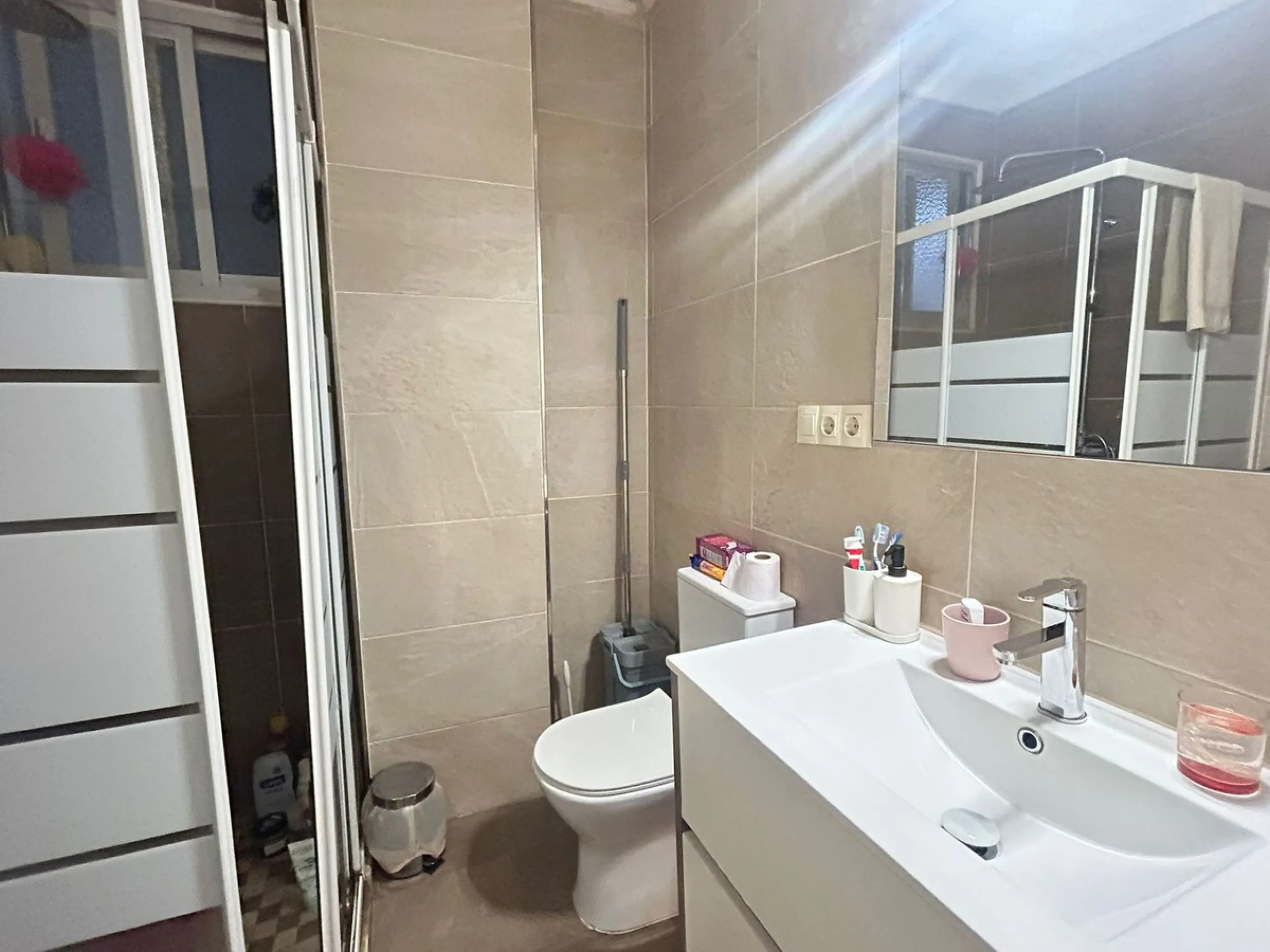 Apartment - Middle Floor Apartment в продаже в Estepona, Málaga. В доме 3 спален и 1 ванных комнат. Площадь дома 110 м²