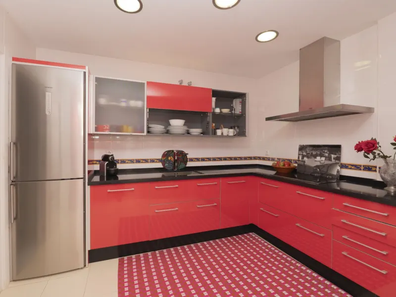 Come and meet the Paradise embodied in this charming Semi Detached House, epithome of a a Rest retreat, a quiet hideout, at a first line beach complex and despite that, tranquil, discreet and with 24/7 security ... at a mere 4km from Marbella downtown and