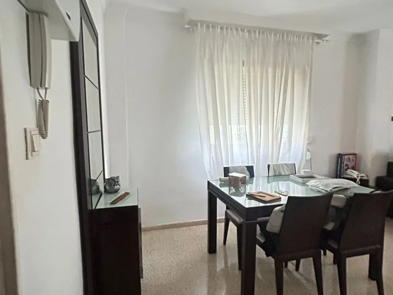Apartment - Middle Floor Apartment в продаже в Estepona, Málaga. В доме 3 спален и 1 ванных комнат. Площадь дома 110 м²