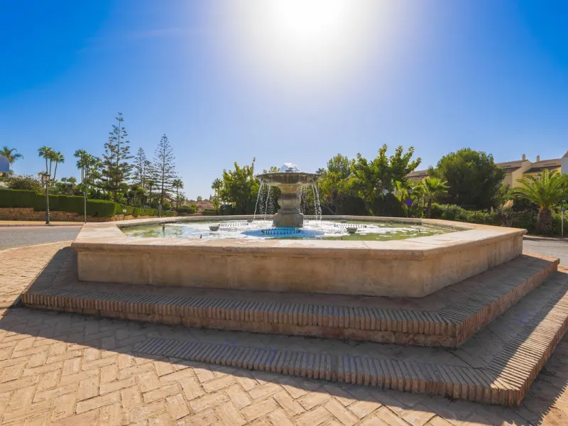 Come and meet the Paradise embodied in this charming Semi Detached House, epithome of a a Rest retreat, a quiet hideout, at a first line beach complex and despite that, tranquil, discreet and with 24/7 security ... at a mere 4km from Marbella downtown and