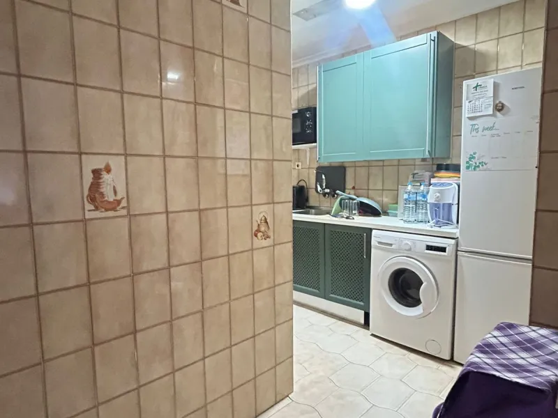 Apartment - Middle Floor Apartment в продаже в Estepona, Málaga. В доме 3 спален и 1 ванных комнат. Площадь дома 110 м²