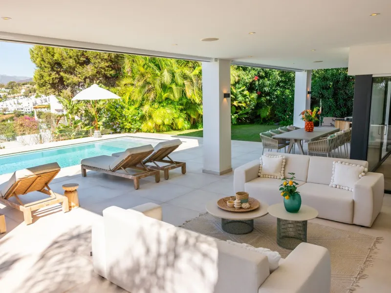 Stunning Contemporary Villa with Sea & Mountain Views
