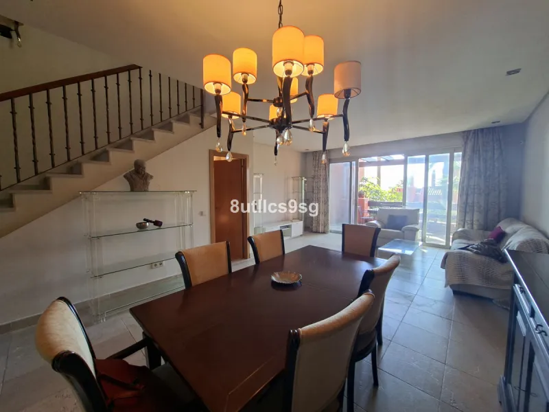 House - Townhouse в продаже в Manilva, Málaga. В доме 2 спален и 3 ванных комнат. Площадь дома 210 м²