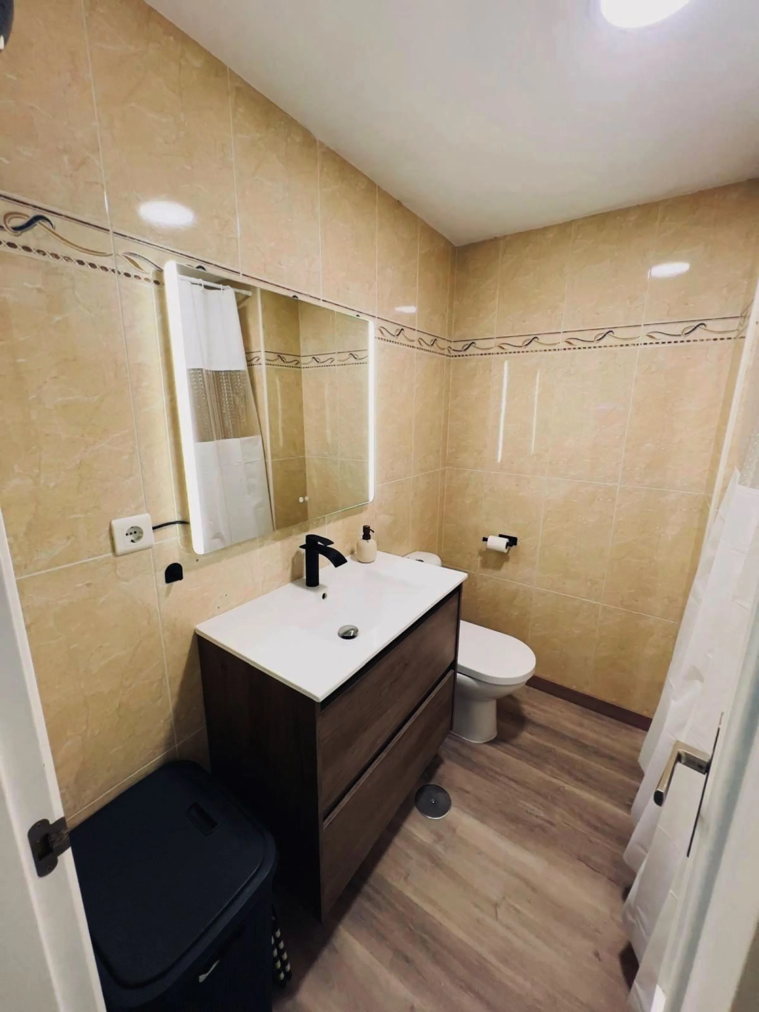 Bright 2-Bedroom Apartment with Terrace, Garage & Storage – Huerta Nueva, Estepona