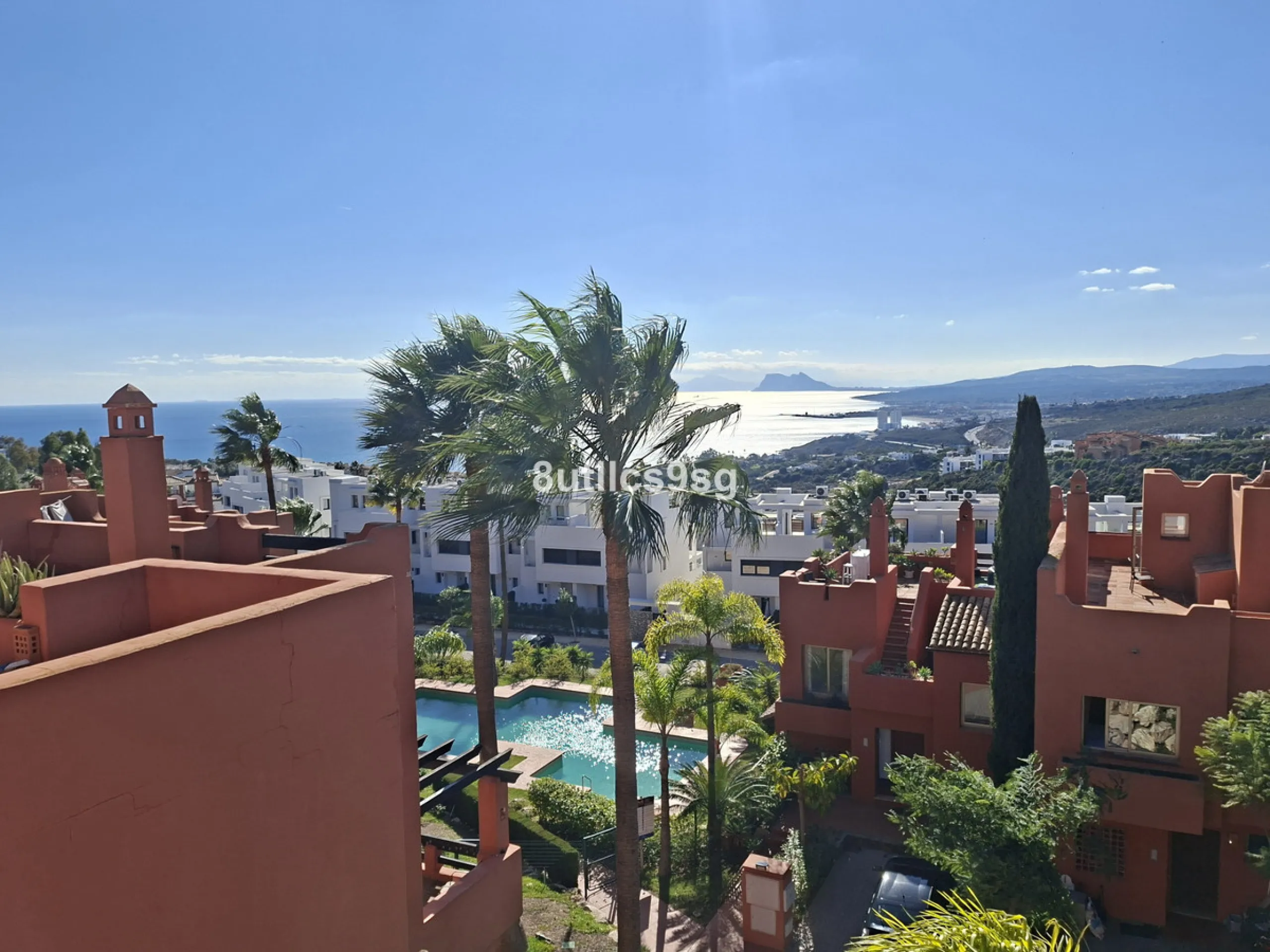 House - Townhouse в продаже в Manilva, Málaga. В доме 2 спален и 3 ванных комнат. Площадь дома 210 м²