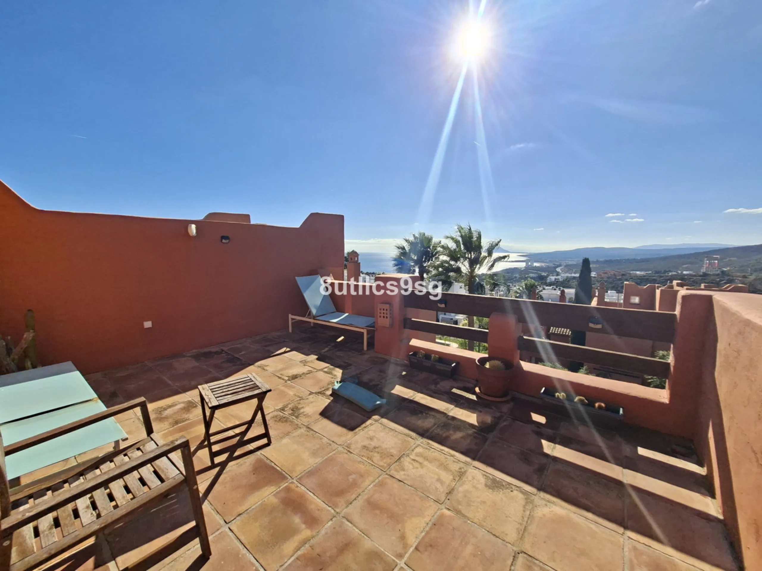 House - Townhouse в продаже в Manilva, Málaga. В доме 2 спален и 3 ванных комнат. Площадь дома 210 м²