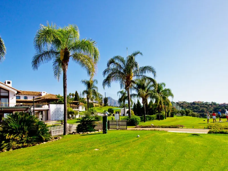 An opportunity to buy and build on one of the best FRONTLINE and last plots available in Los Arqueros Golf and Country Club.