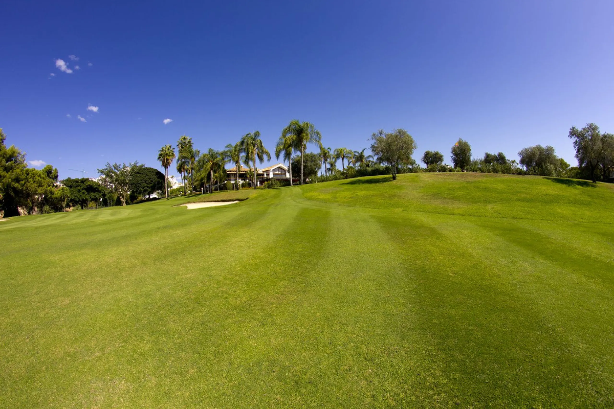 An opportunity to buy and build on one of the best FRONTLINE and last plots available in Los Arqueros Golf and Country Club.