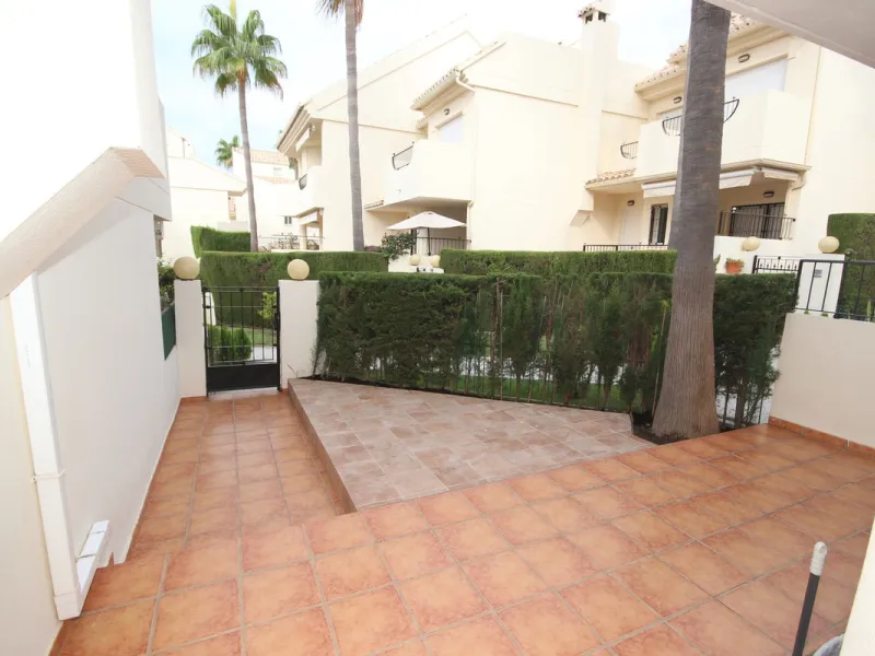 House - Townhouse в продаже в Marbella, Málaga. В доме 3 спален и 3 ванных комнат. Площадь дома 219 м²
