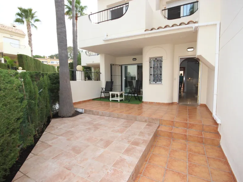 House - Townhouse в продаже в Marbella, Málaga. В доме 3 спален и 3 ванных комнат. Площадь дома 219 м²