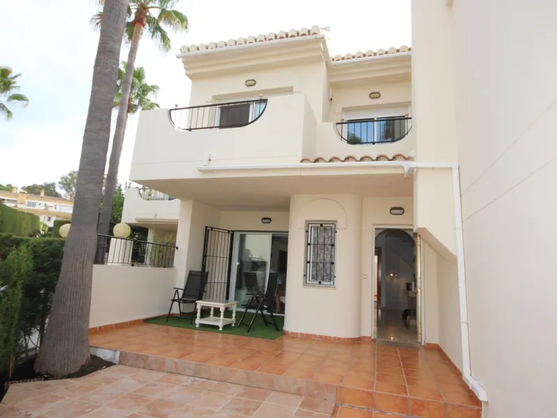 House - Townhouse в продаже в Marbella, Málaga. В доме 3 спален и 3 ванных комнат. Площадь дома 219 м²