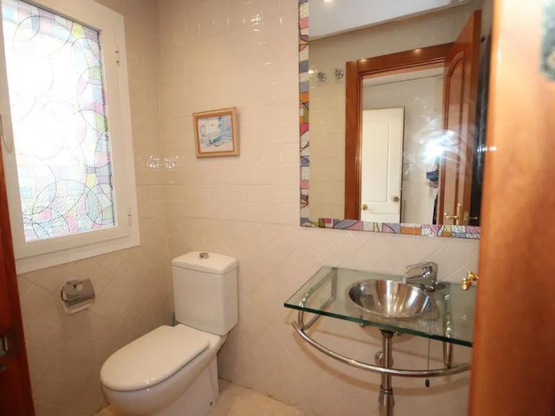 House - Townhouse в продаже в Marbella, Málaga. В доме 3 спален и 3 ванных комнат. Площадь дома 219 м²