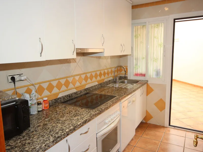 House - Townhouse в продаже в Marbella, Málaga. В доме 3 спален и 3 ванных комнат. Площадь дома 219 м²