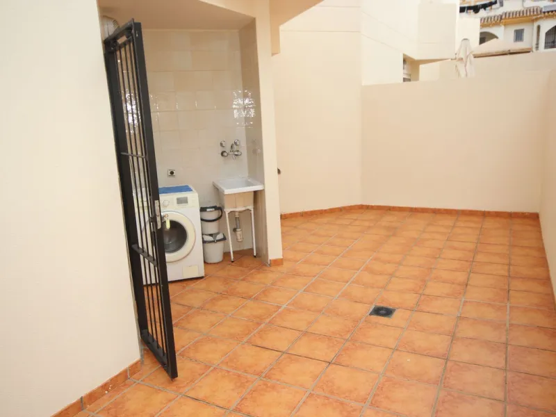 House - Townhouse в продаже в Marbella, Málaga. В доме 3 спален и 3 ванных комнат. Площадь дома 219 м²