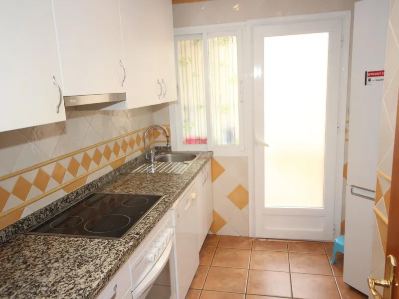 House - Townhouse в продаже в Marbella, Málaga. В доме 3 спален и 3 ванных комнат. Площадь дома 219 м²