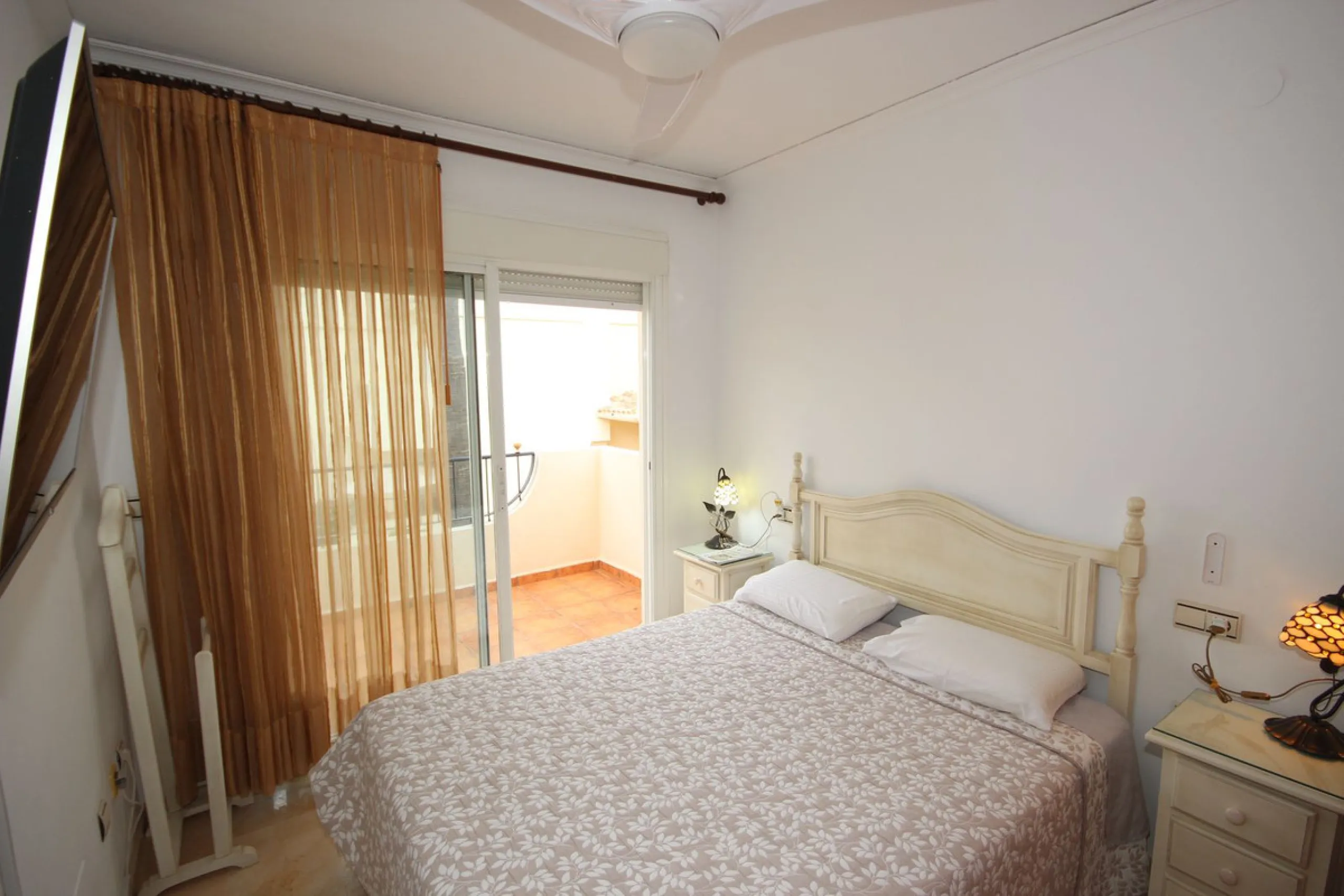 House - Townhouse в продаже в Marbella, Málaga. В доме 3 спален и 3 ванных комнат. Площадь дома 219 м²