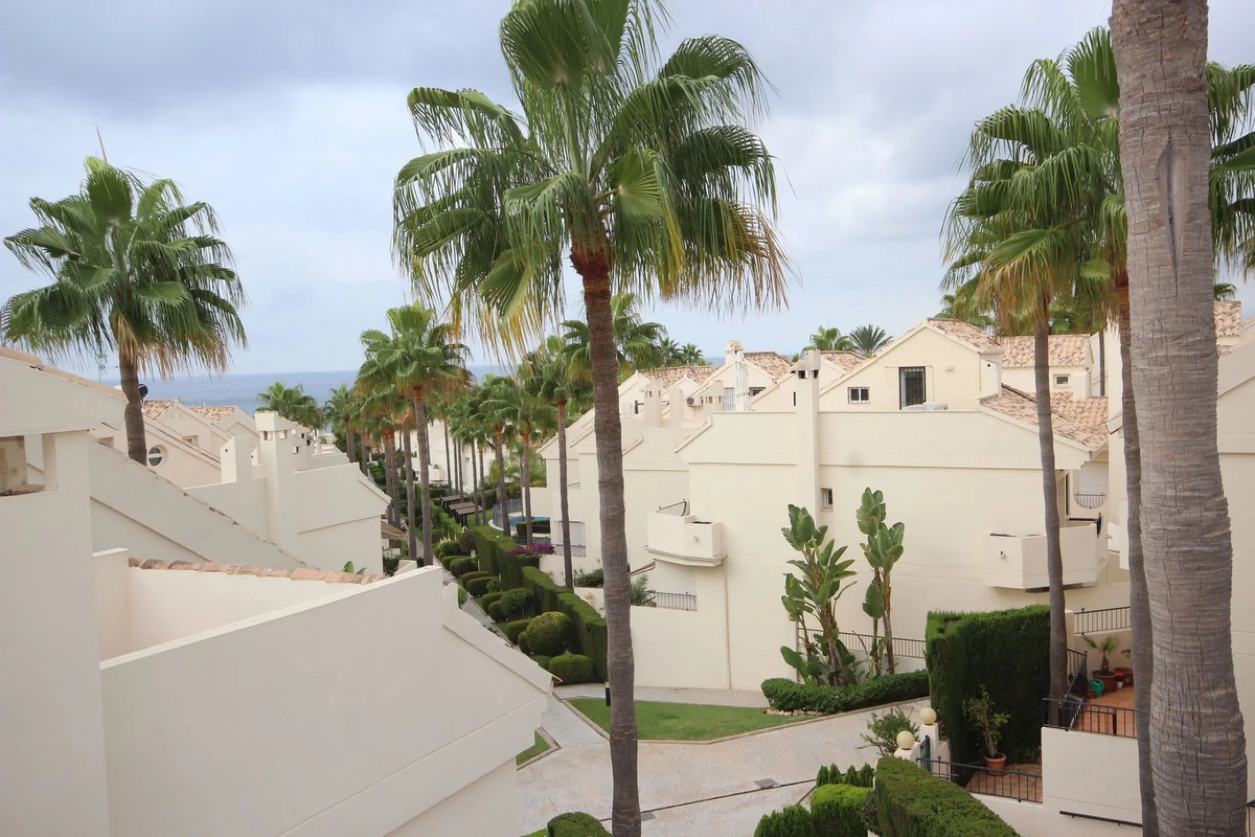 House - Townhouse в продаже в Marbella, Málaga. В доме 3 спален и 3 ванных комнат. Площадь дома 219 м²