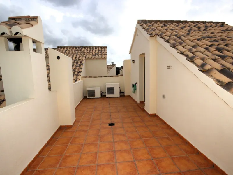 House - Townhouse в продаже в Marbella, Málaga. В доме 3 спален и 3 ванных комнат. Площадь дома 219 м²